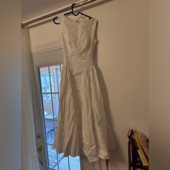 House of CB Cindy Dress in White- Size Small- Brand New Unworn - Picture 3 of 6